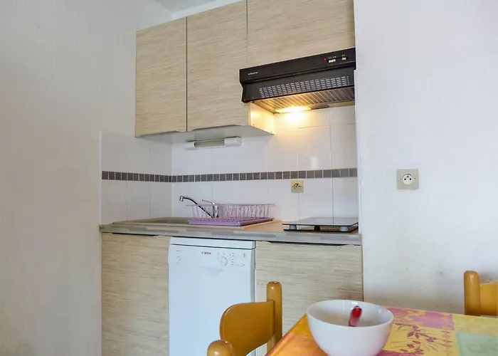 Zirlinga-6 By Interhome *